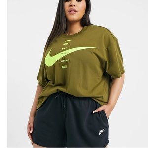 Nike Plus Swoosh T-shirt